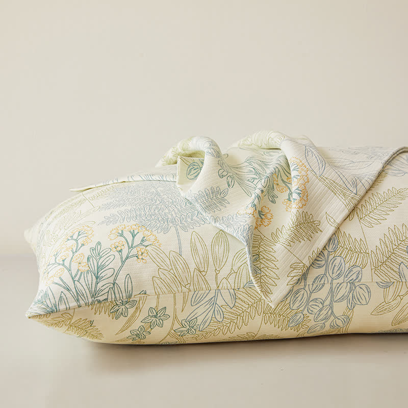 Exquisite Pure Cotton Coverlet with Elegant Floral Patterns for a Cozy Sleep
