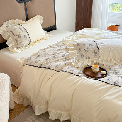 Exquisite Pastoral - Style Bedding Set Adorned with Fresh Small Floral Patterns (4 - Piece)