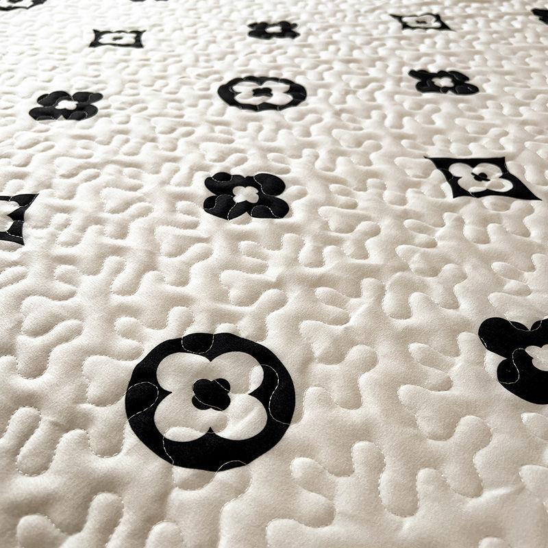 Exquisite High-End Four-Season Bed Cover in French Hepburn Style