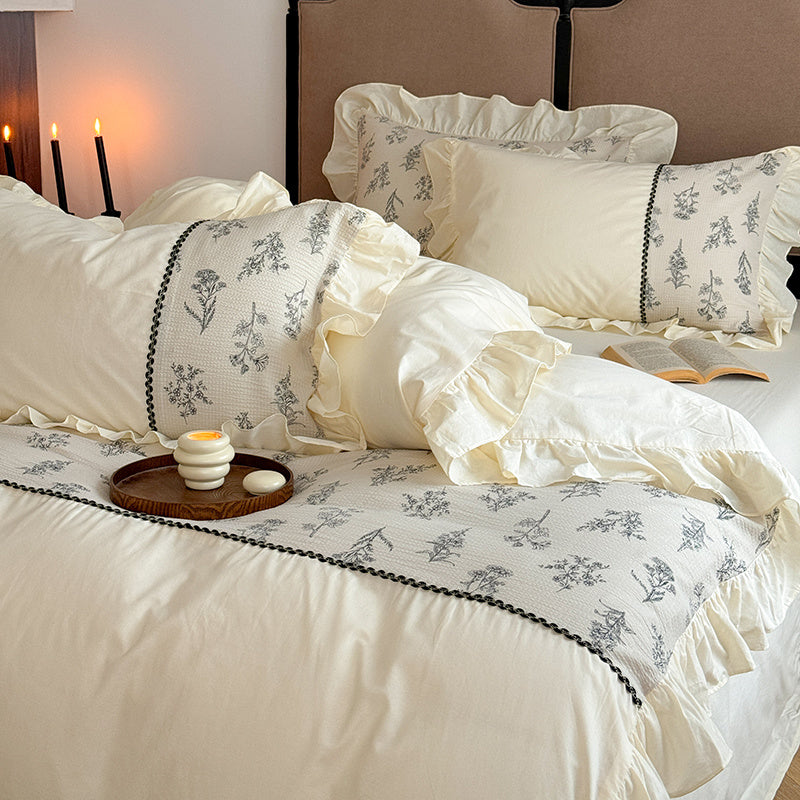 Exquisite Pastoral - Style Bedding Set Adorned with Fresh Small Floral Patterns (4 - Piece)