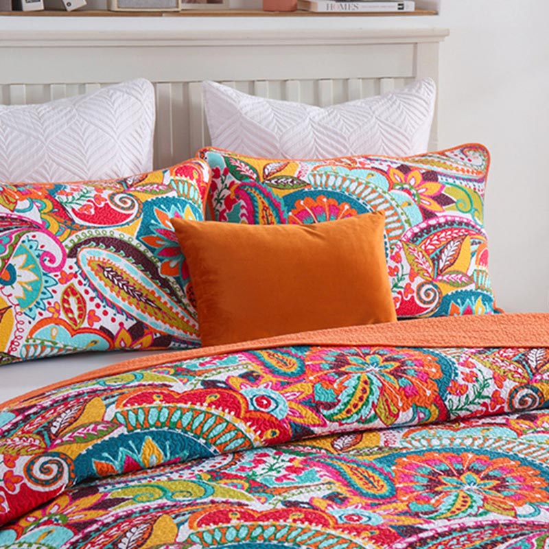 Exquisite Colorful Flower Pattern Quilt Set with Matching Pillowcases